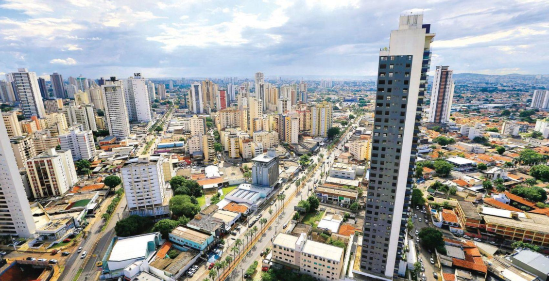 Goiânia também se beneficia da movimentação turística ao funcionar como porta de entrada para visitantes que seguem para diferentes regiões do estado