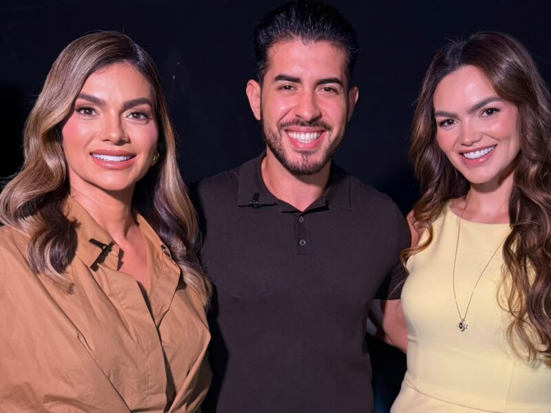 Kelly Key renova sorriso com técnica moderna e delicada com lentes dentais.