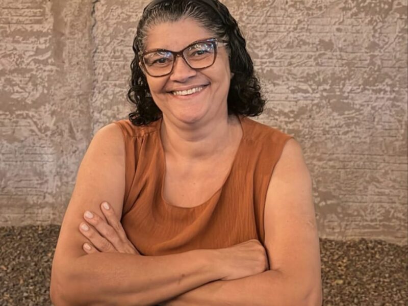 Sete anos vendendo brigadeiro na rua e um nome lido ao vivo: como Lucinea chegou ao R$ 1 milhão do Pix do Milhão