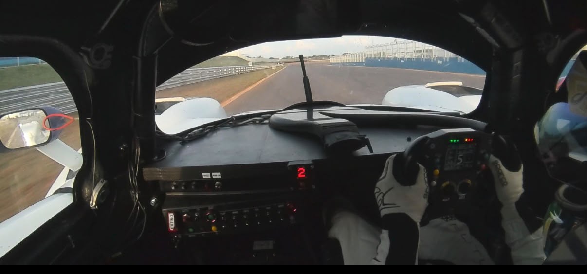 Piloto da Autlog Racing mostra o Ligier P320 e a nova parceria com ELF.