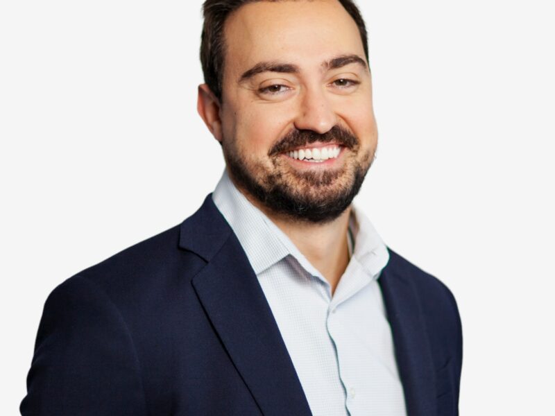 Do preço anunciado ao dinheiro na conta: o que a compra da Warner ensina a quem vende uma empresa