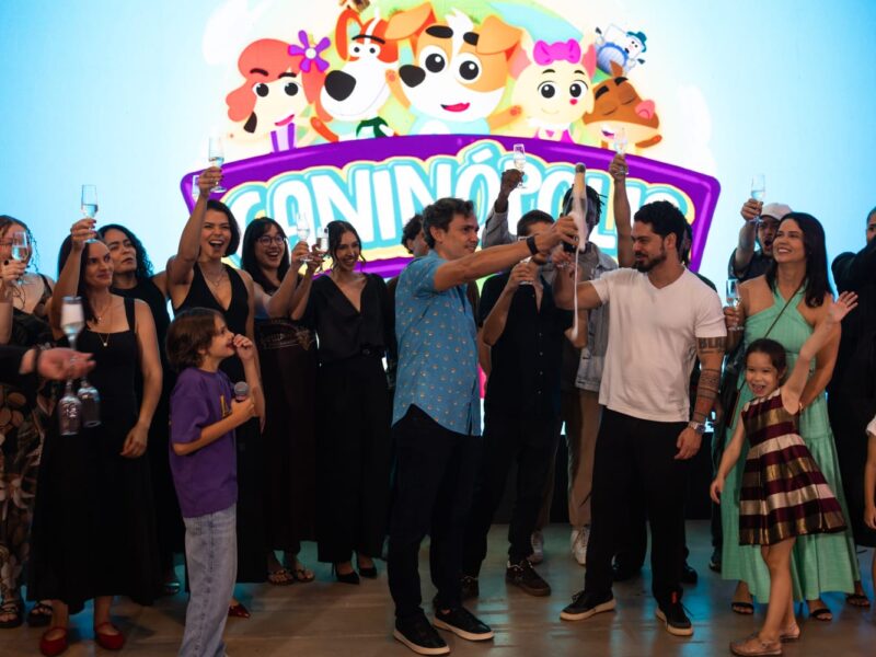 Caninópolis supera 1,5 bilhão de visualizações e recebe discos de Ouro e Platina