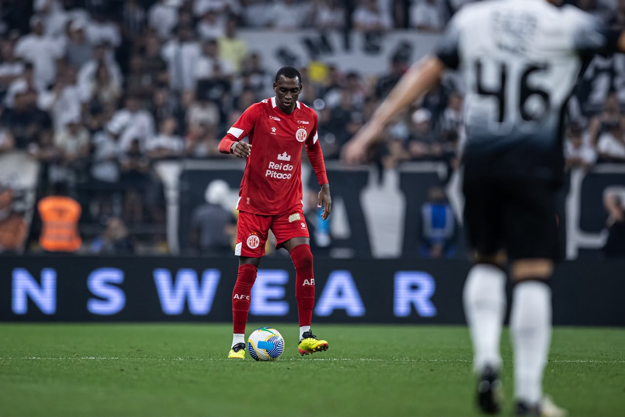“Sentimos o silêncio depois que o telefone para de tocar”: jogadores e ex-jogadores criam plataforma para atletas sem clube, a Empregol