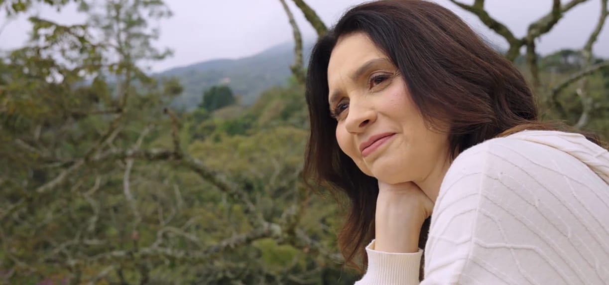 A gerente que enfrentou o câncer de mama e virou a voz do Outubro Rosa da Mahogany